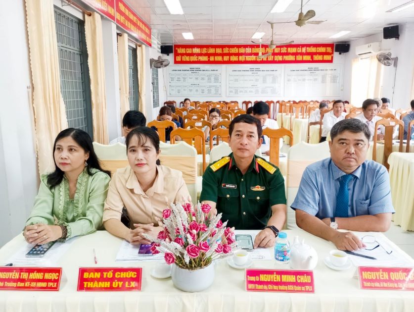 Kỳ họp thứ 8 (Chuyên đề) HĐND phường Bình Khánh khóa V, nhiệm kỳ 2021-2026