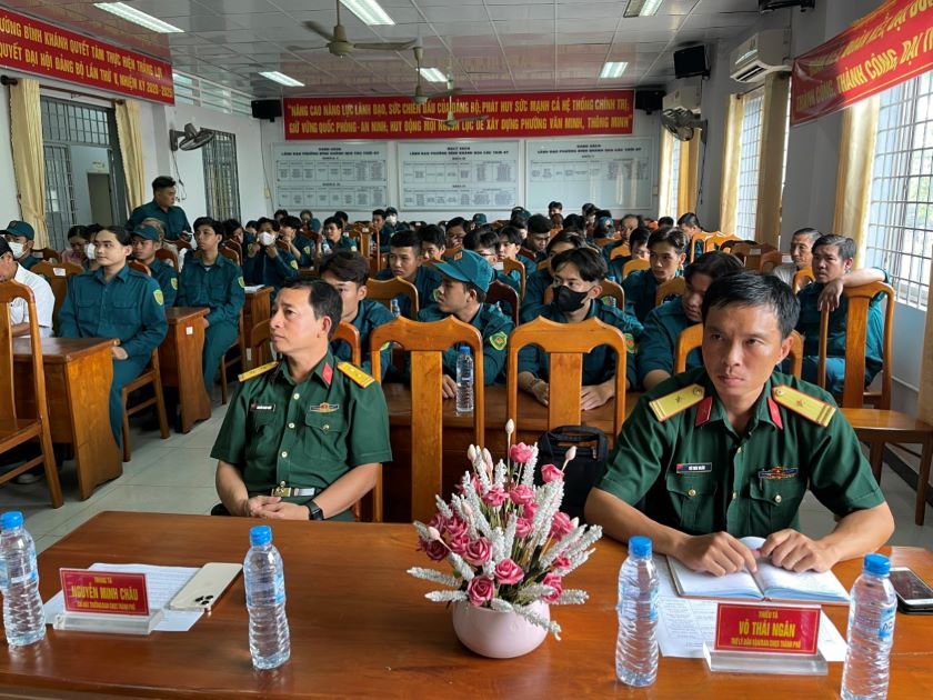 Phường Bình Khánh họp mặt Ngày Truyền thống dân quân tự vệ