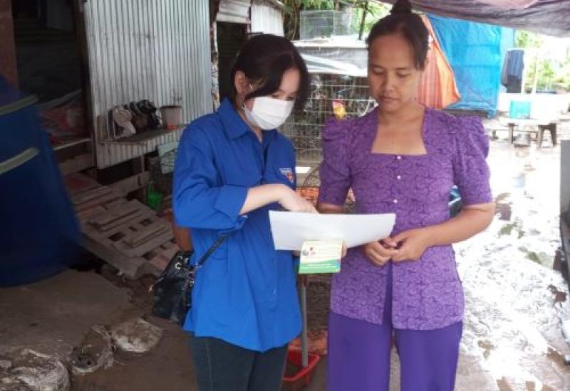 Chiến dịch diệt lăng quăng dựa vào cộng ₫ồng đợt V/2024 tại khóm Bình Khánh 5