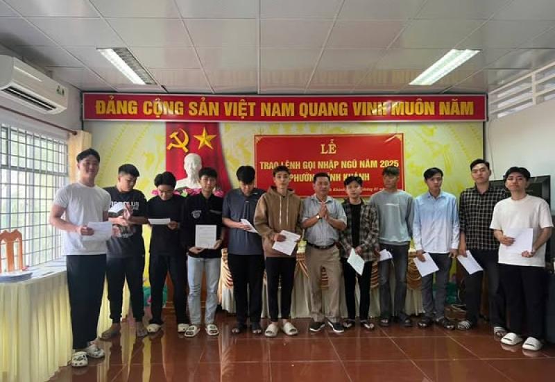 Phường Bình Khánh tổ chức trao lệnh gọi nhập ngũ năm 2025