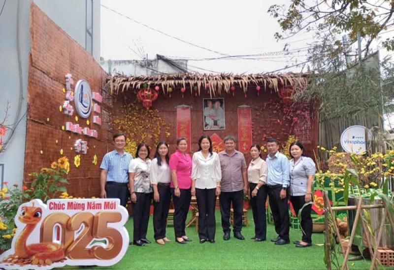 LÃNH ĐẠO TPLX ĐẾN THĂM, CHÚC TẾT ĐẢNG BỘ VÀ NHÂN DÂN PHƯỜNG BÌNH KHÁNH