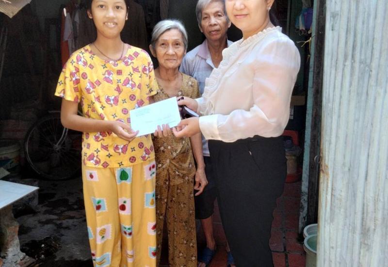 BÌNH KHÁNH - THĂM CHÚC TẾT CÁC ĐỒNG CHÍ CAO NIÊN TUỔI ĐẢNG CÁC ĐỒNG CHÍ CAO NIÊN TUỔI ĐẢNG VÀ GIA ĐÌNH CHÍNH SÁCH